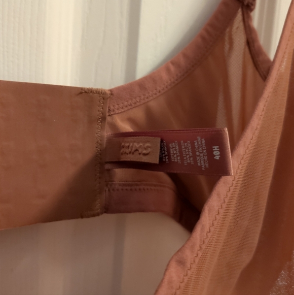 SKIMS Ultra Fine Mesh Bra Size 40H - Picture 3 of 4